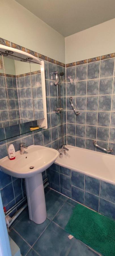 Beautiful & Cosy 3 Bedrooms Full *