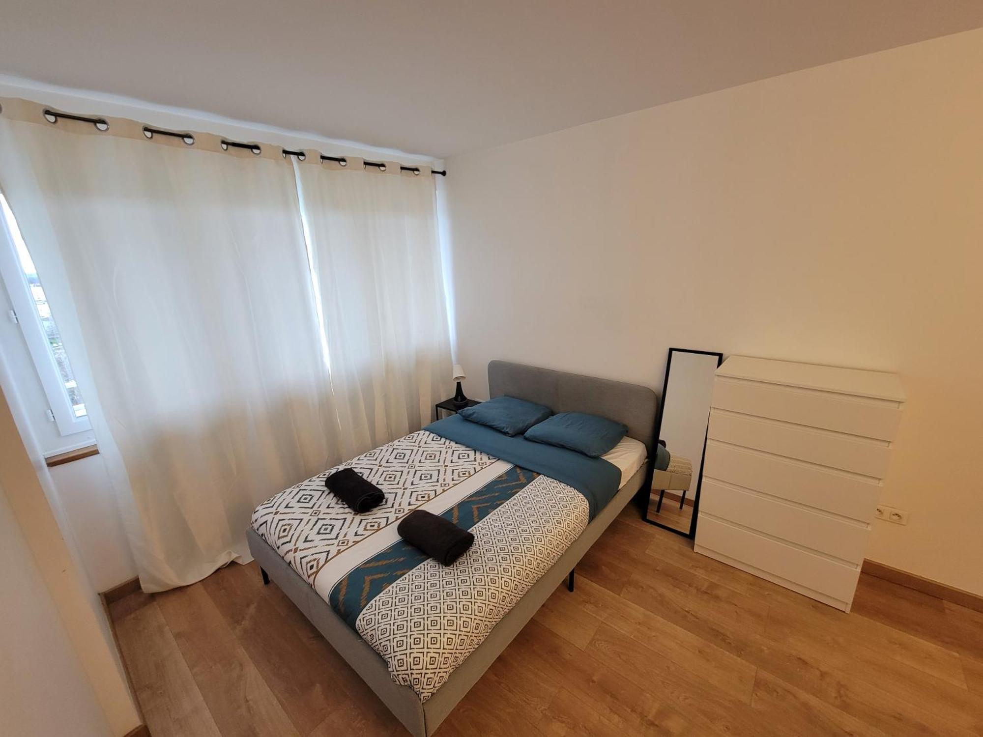 Beautiful & Cosy 3 Bedrooms Full Apartment Ris-Orangis